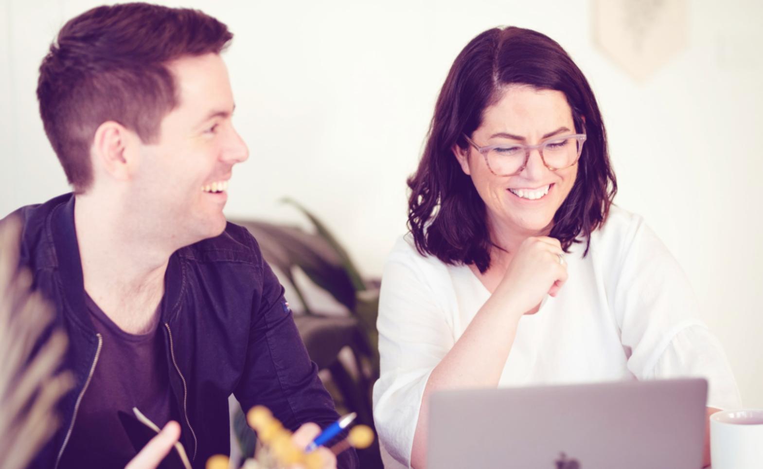 Praktische SEO-Audit Analyse am Arbeitsplatz